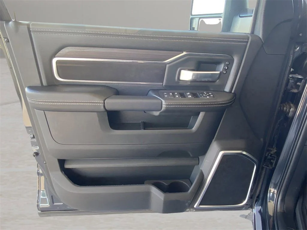 2026 RAM 2500 Laramie - Photo 14