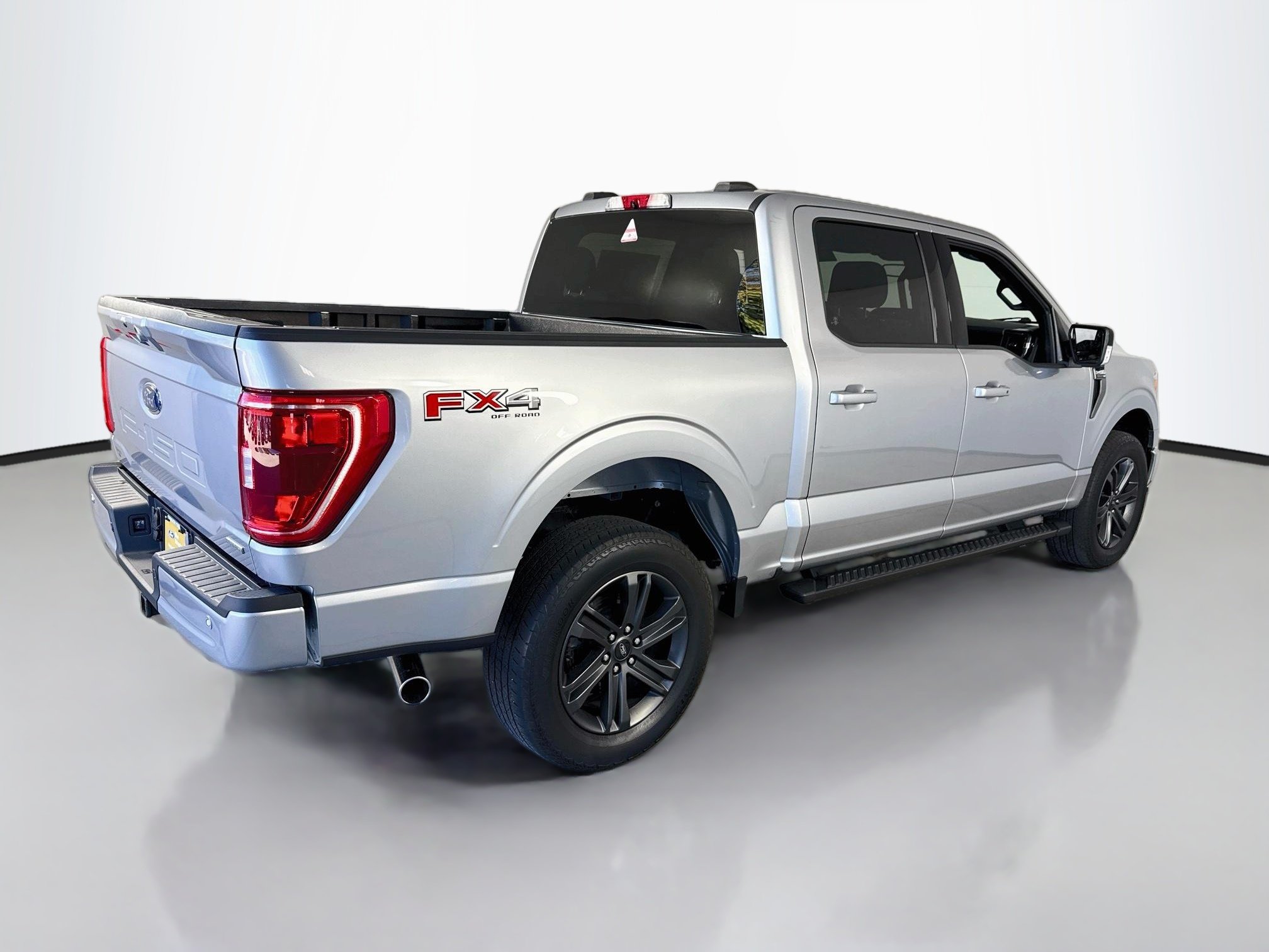 Used 2023 Iconic Silver Metallic Ford XLT image 7