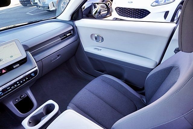 Used 2024 Black Hyundai SEL image 20