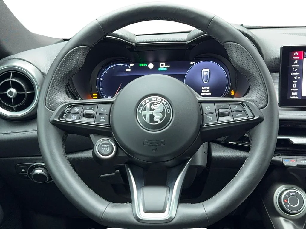 Used 2024 Silver Alfa Romeo Ti image 18