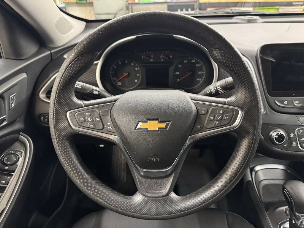 Used 2023 Gray Chevrolet LT image 19