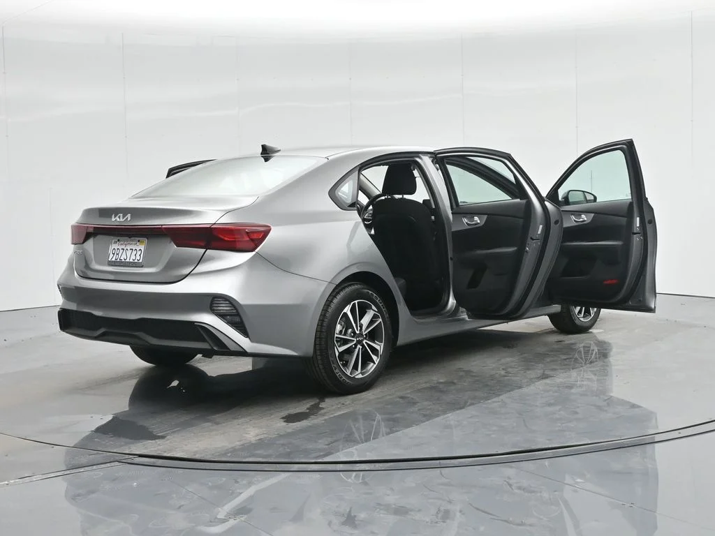 Used 2022 Gray Kia LXS image 28
