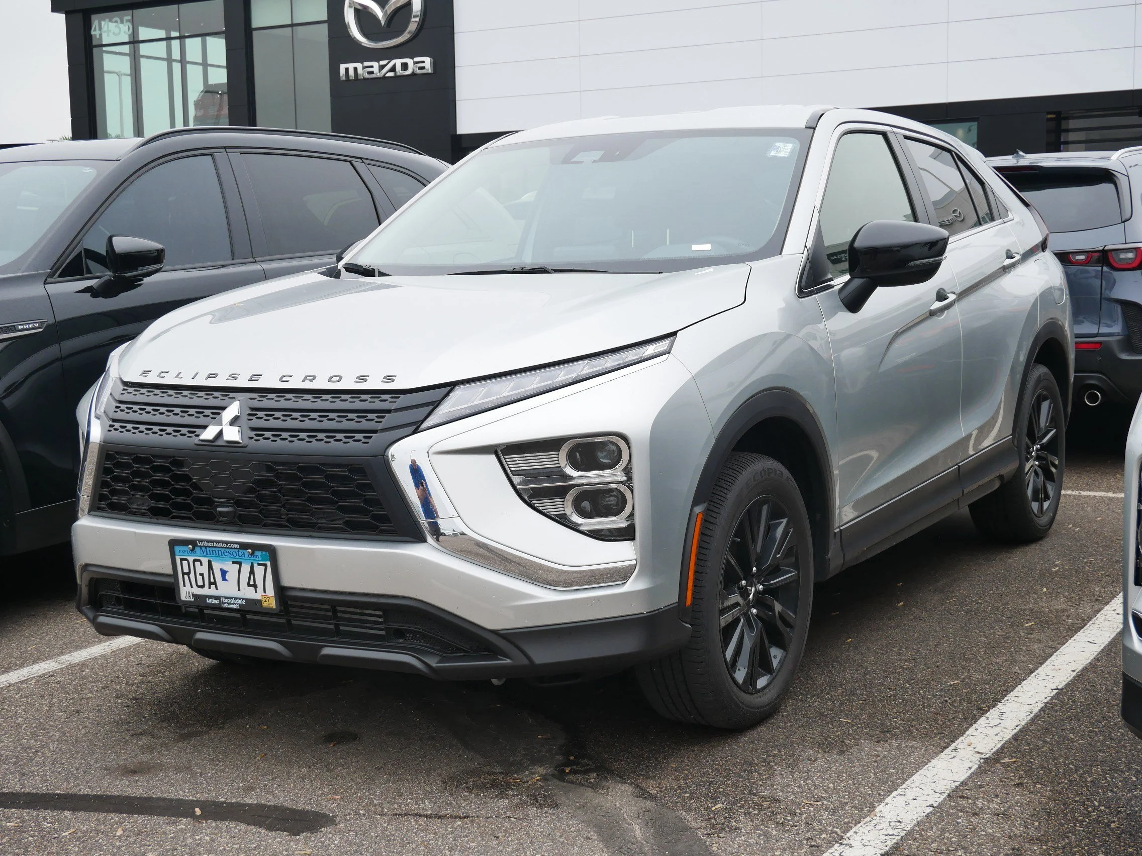 Used 2024 Alloy Silver Metallic Mitsubishi LE image 3