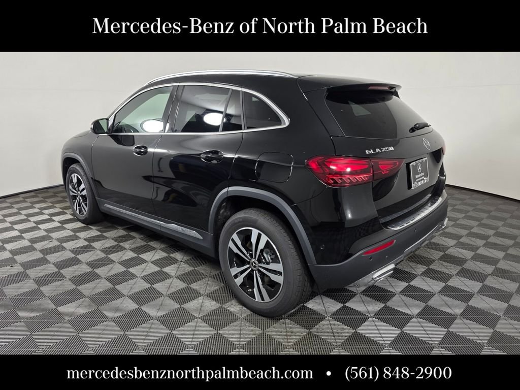 New 2026 Night Black Mercedes-Benz GLA 250 image 4