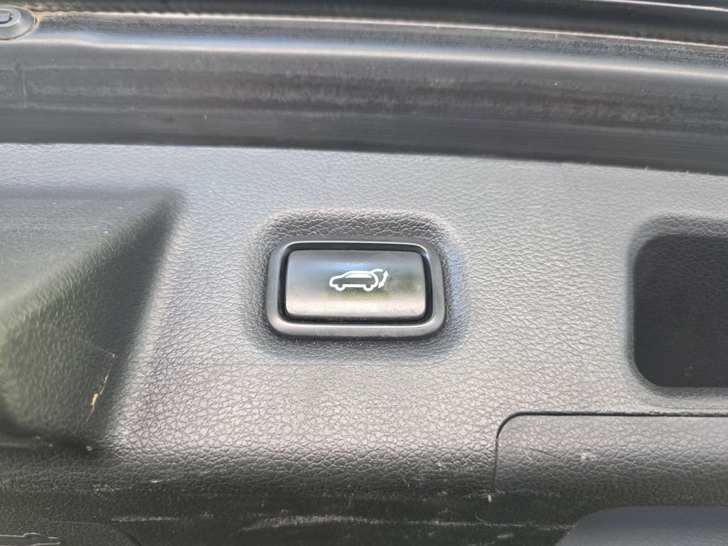 Used 2020 Black Hyundai SEL image 29