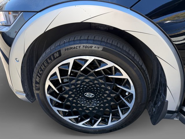 Used 2023 Abyss Black Hyundai Limited image 9