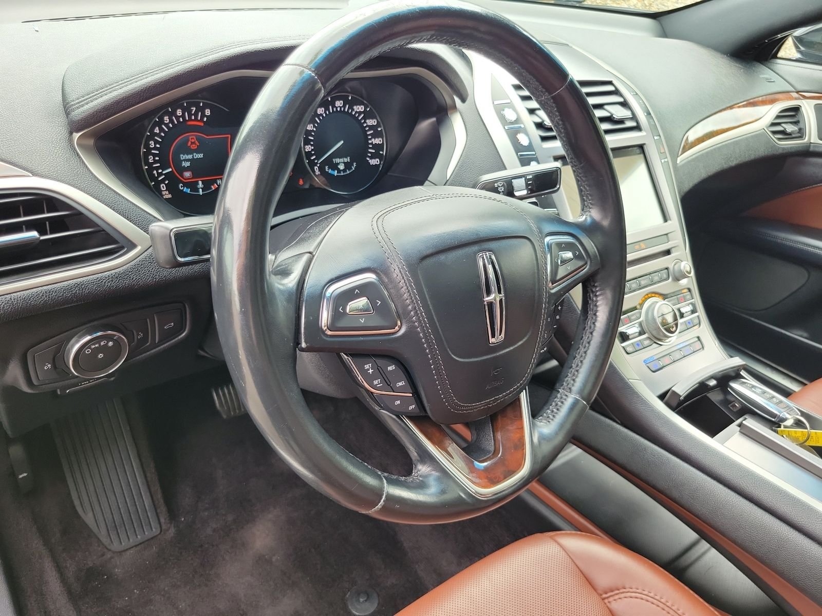 Used 2017 Black Lincoln Reserve image 11