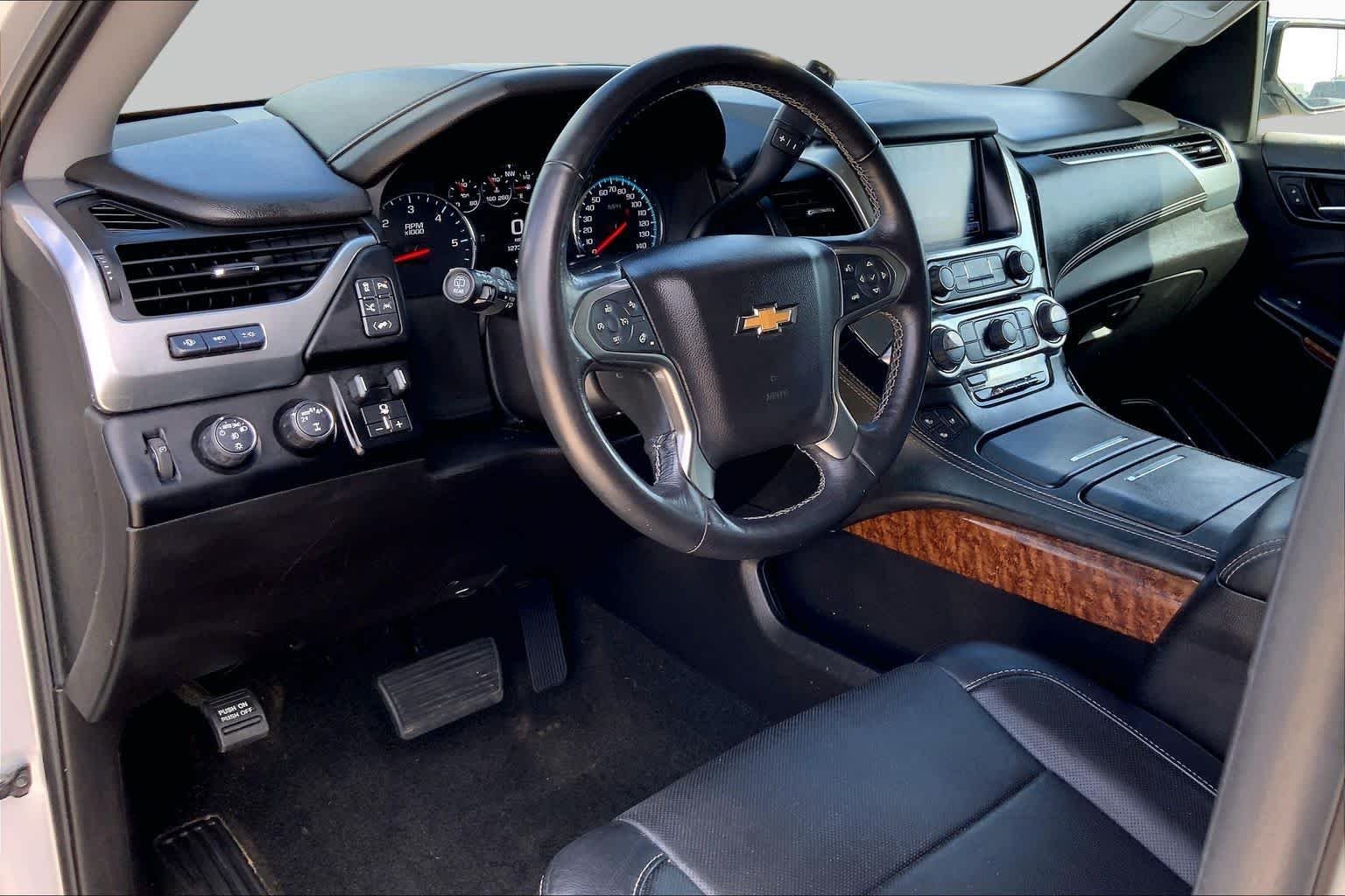 Used 2018 Silver Ice Metallic Chevrolet Premier image 18