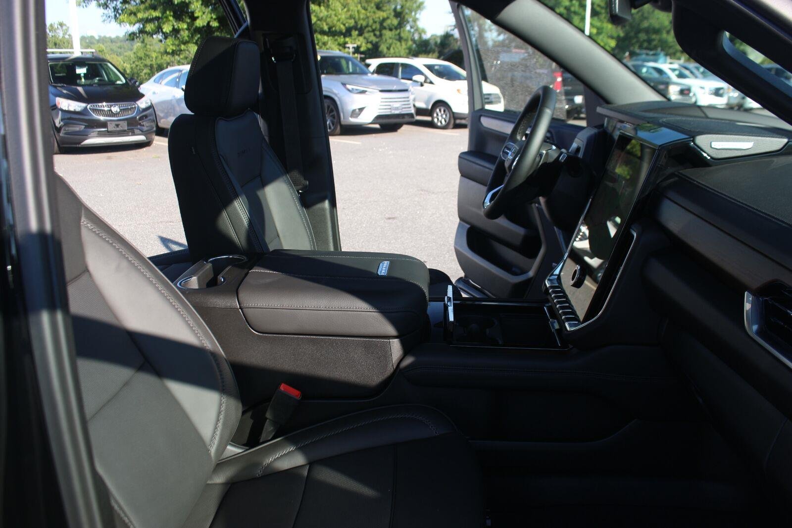 Used 2026 Onyx Black GMC Denali image 35