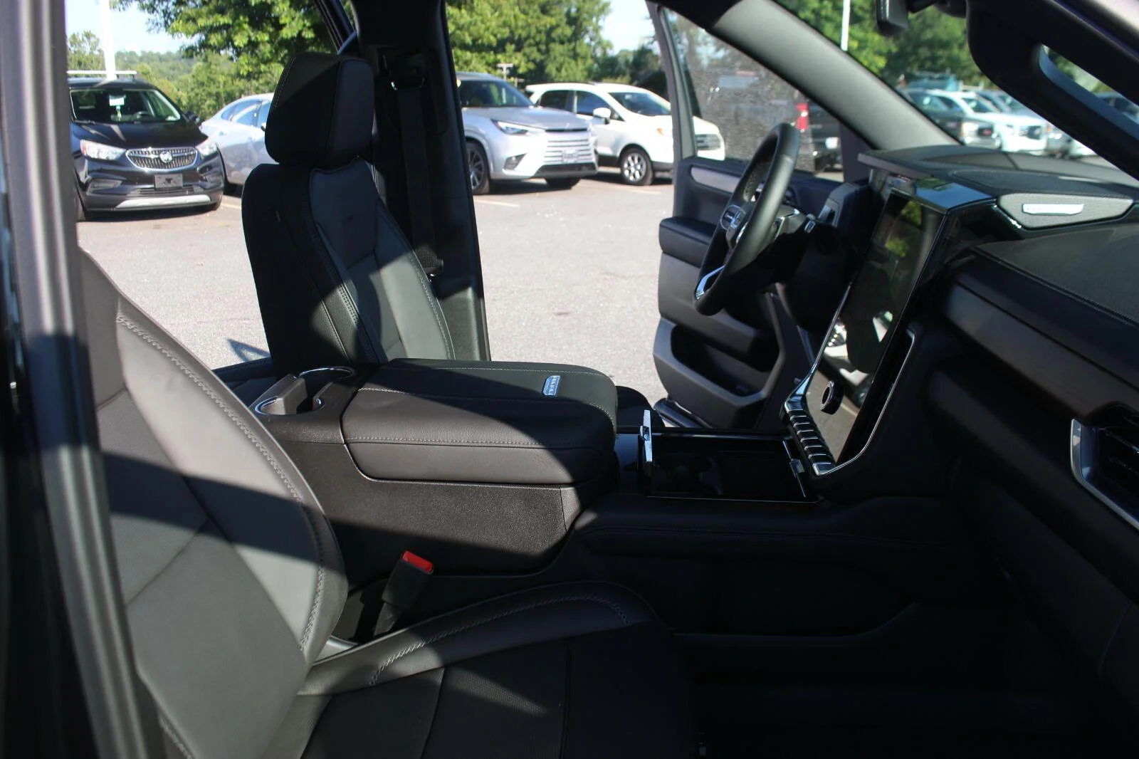 Used 2026 Onyx Black GMC Denali image 35