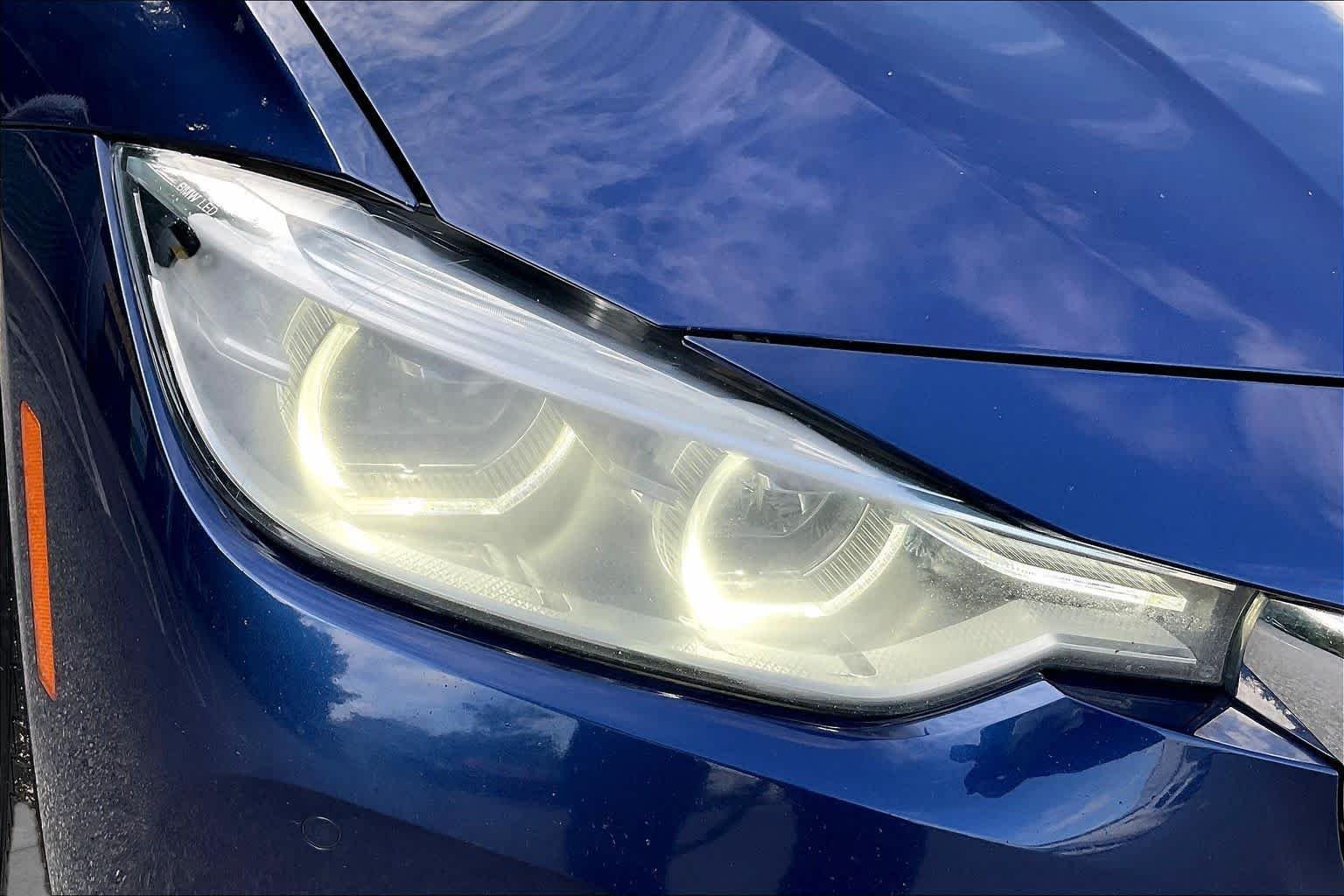 Used 2018 Mediterranean Blue Metallic BMW 330i xDrive image 26