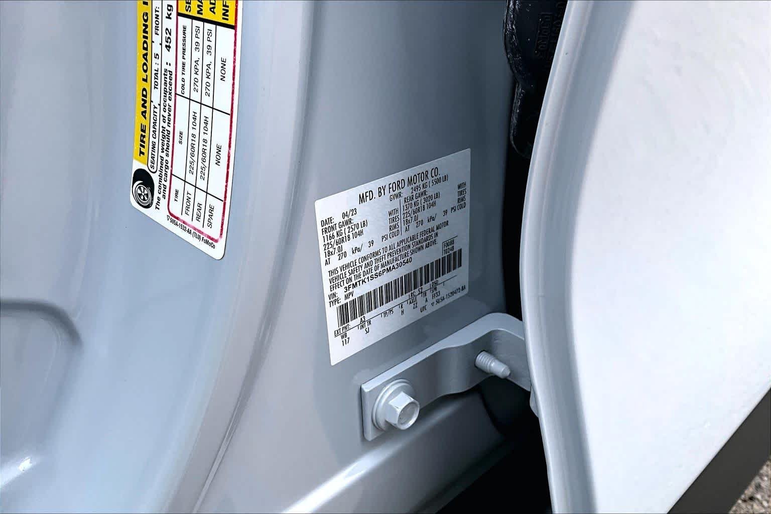 Used 2023 Space White Metallic Ford Select image 33