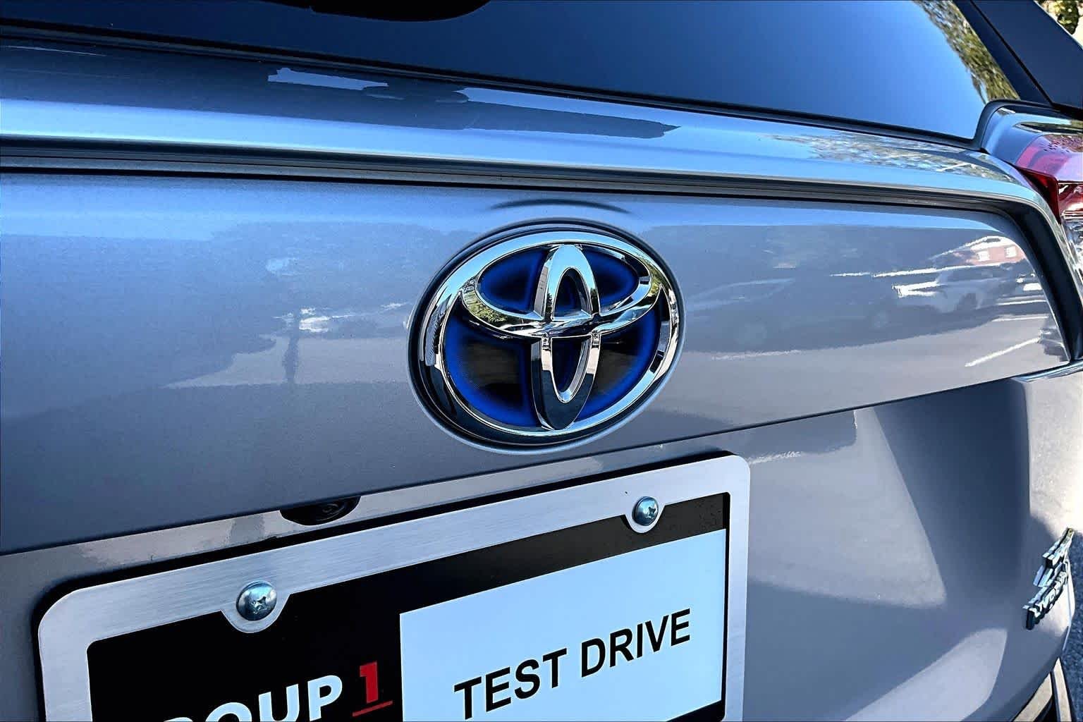 Used 2023 Silver Sky Metallic/Midnight Black Metallic Toyota Hybrid XSE image 31