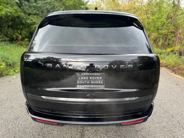 New 2027 Santorini Black Land Rover SE image 6