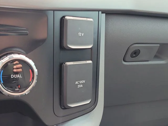 Used 2024 Black Ford XLT image 26