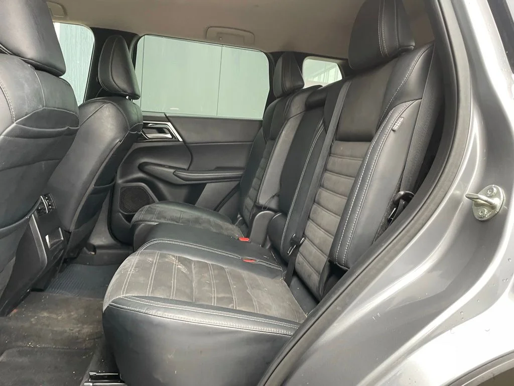 Used 2022 Gray Mitsubishi SE image 16