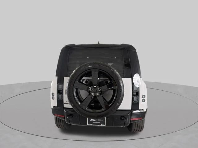 New 2026 Borasco Gray Metallic Land Rover X-Dynamic SE image 6