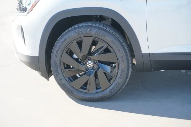 2026 Volkswagen Atlas SE w/Tech - Photo 11
