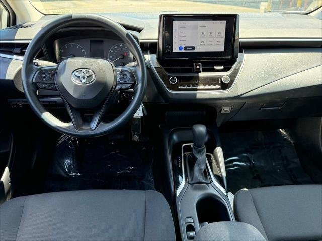 Certified Used 2023 CLASSIC SILVER METALLIC Toyota  image 25