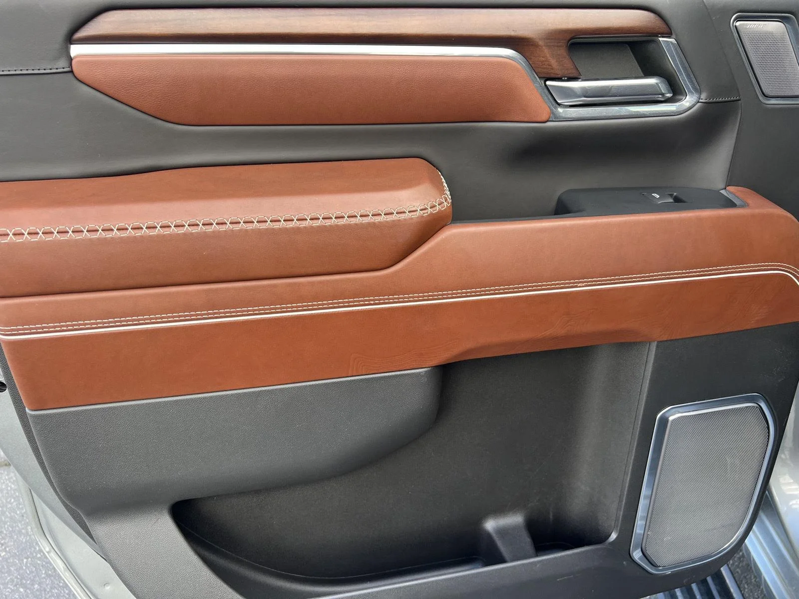 2024 GMC Sierra 3500HD Denali Ultimate - Photo 27