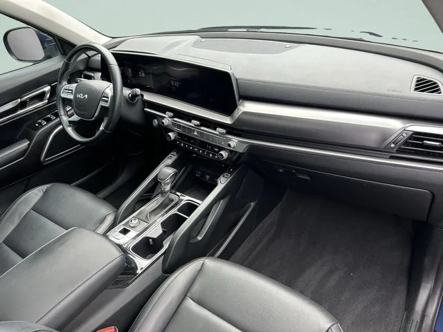 Used 2023 Black Kia S image 16