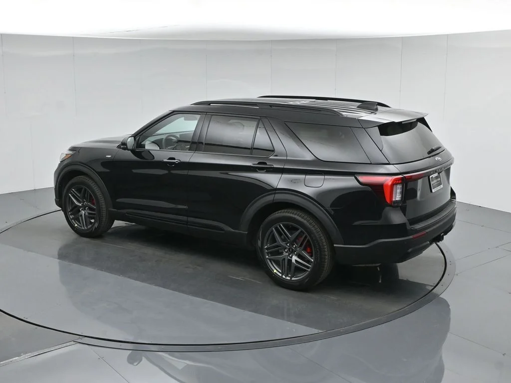 New 2026 Agate Black Metallic Ford ST-Line image 42