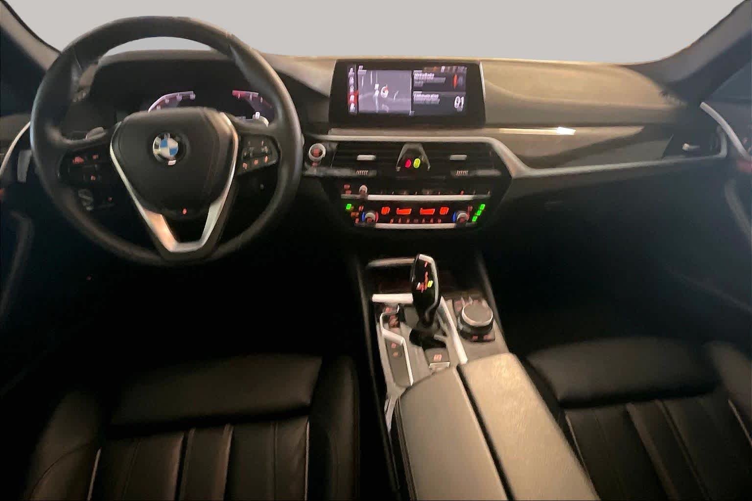 Used 2020 Dark Graphite Metallic BMW 540i image 13