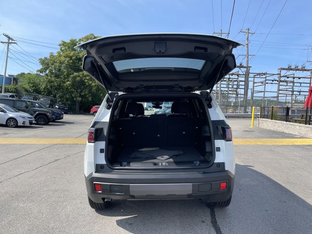 Used 2026 White Jeep Laredo image 13