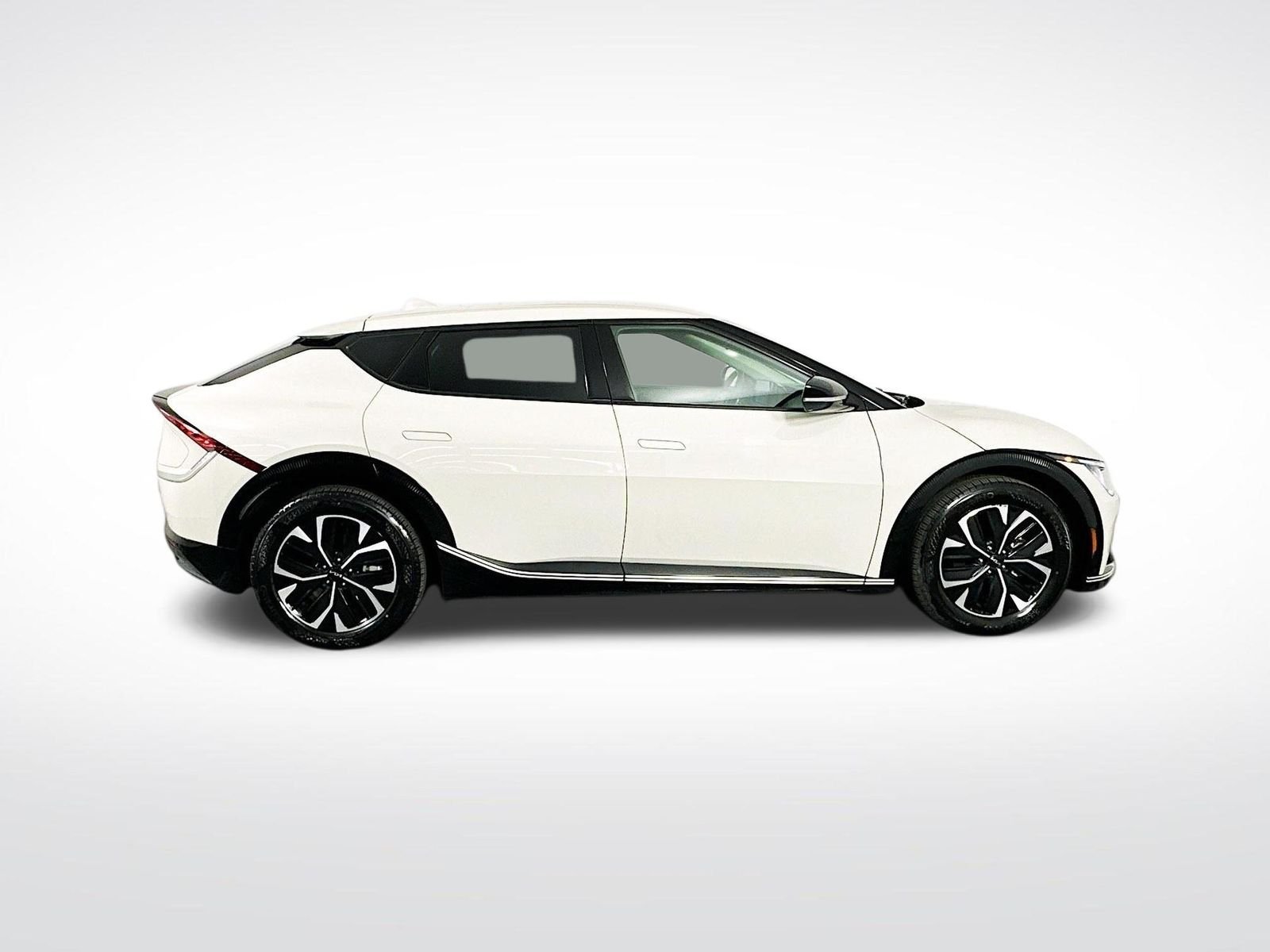 Used 2024 Glacier Kia Wind image 9