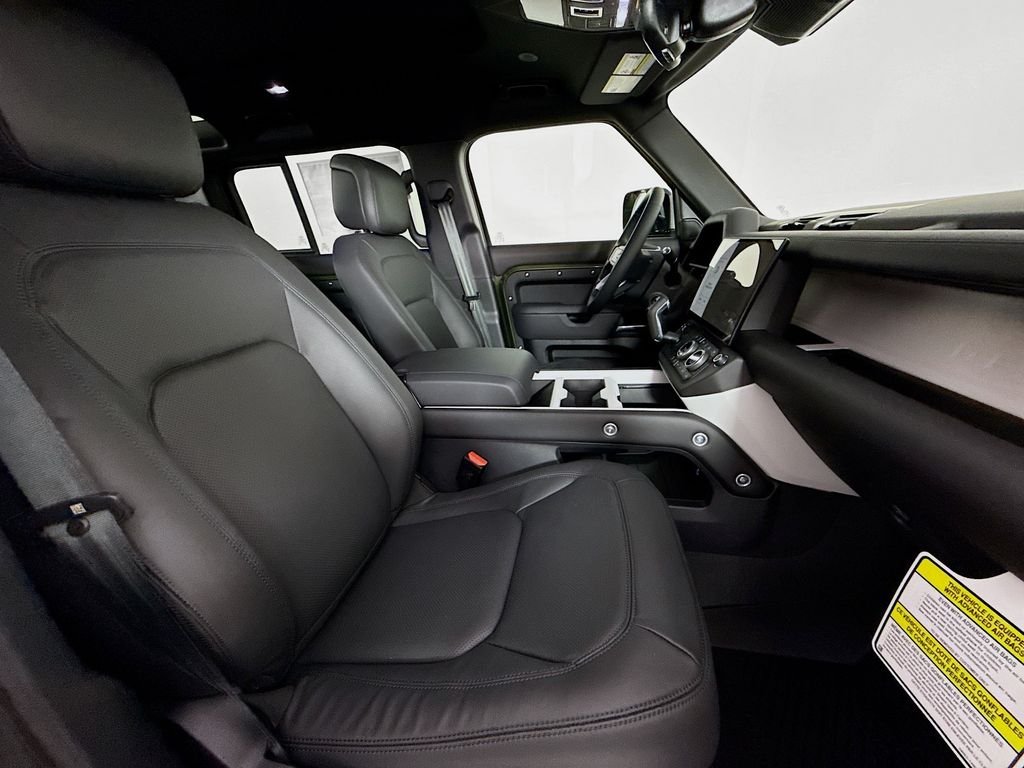New 2026 Woolstone Green Land Rover X-Dynamic SE image 24