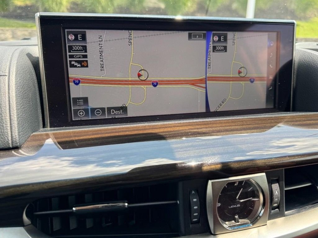 Used 2019 White Lexus 570 image 27