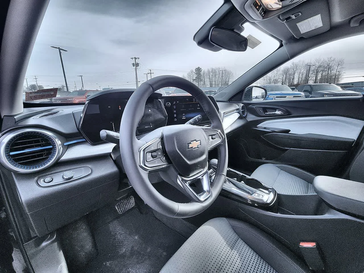 2025 Chevrolet Trax LT - Photo 17