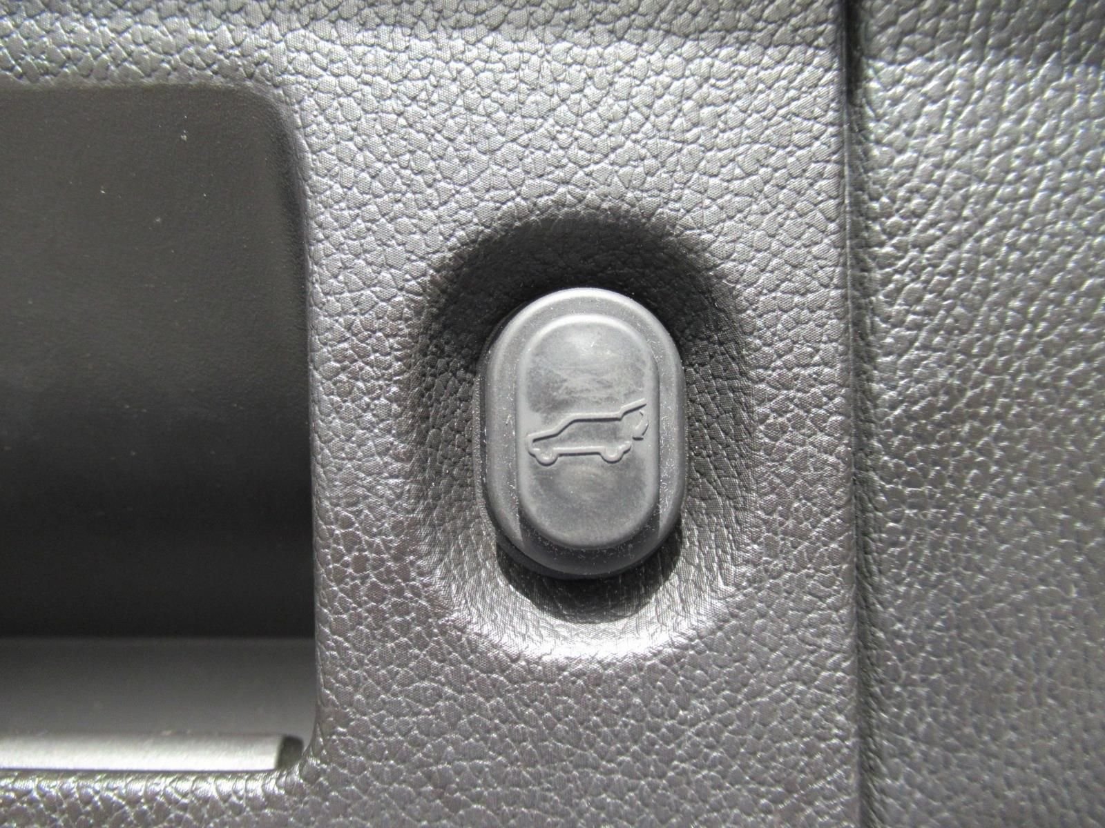 Used 2018 Gray Chevrolet Premier image 42