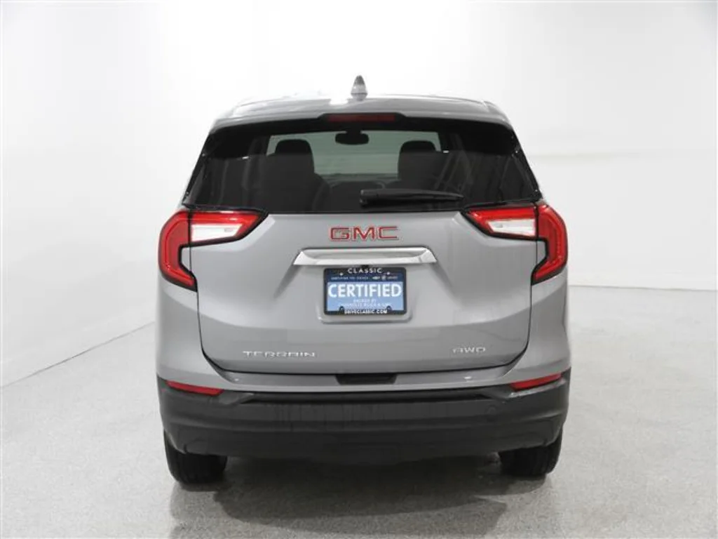 2024 GMC Terrain SLE - Photo 19