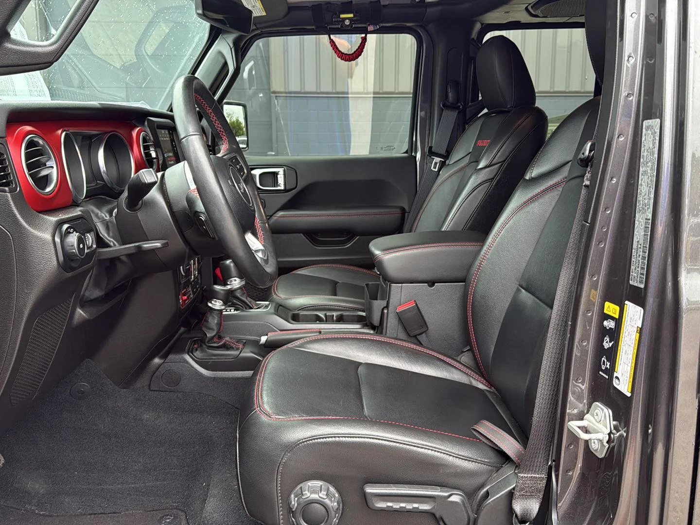 Used 2023 Granite Crystal Metallic Clearcoat Jeep Rubicon image 9