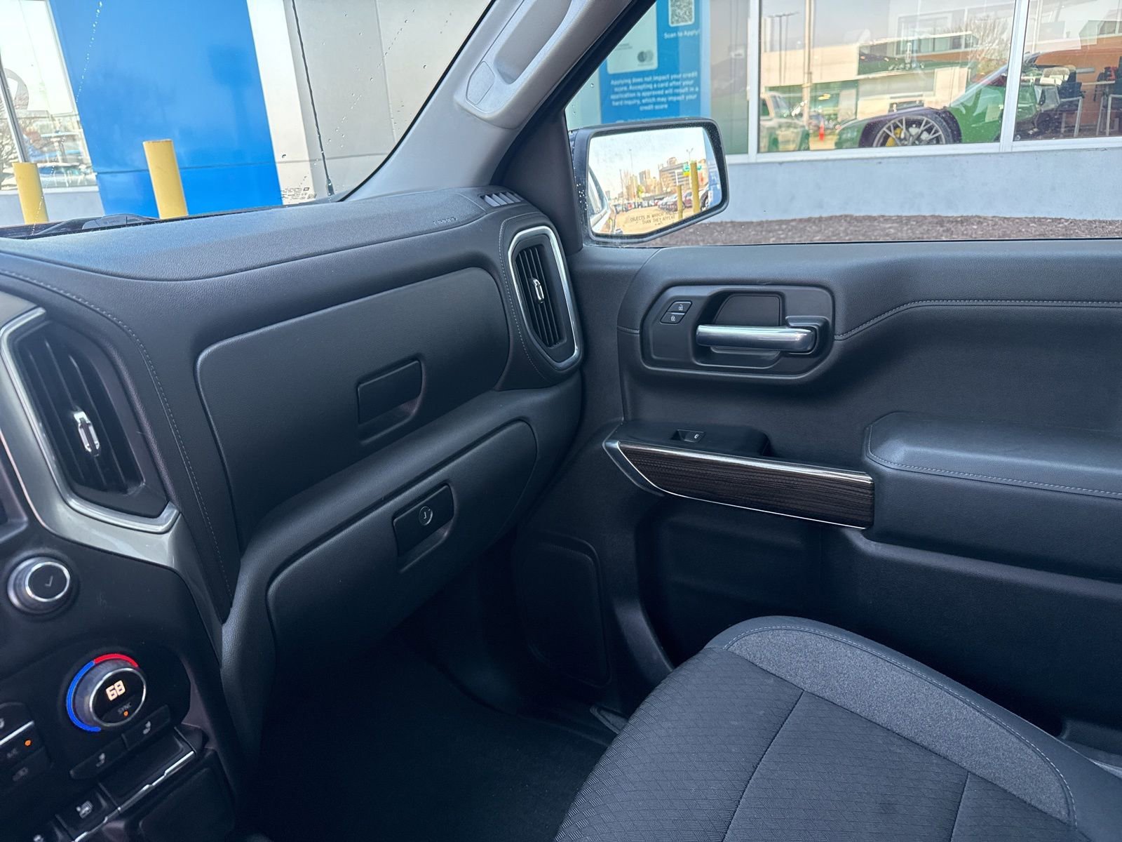 Used 2019 CAJUN RED TINTCOAT Chevrolet RST image 21