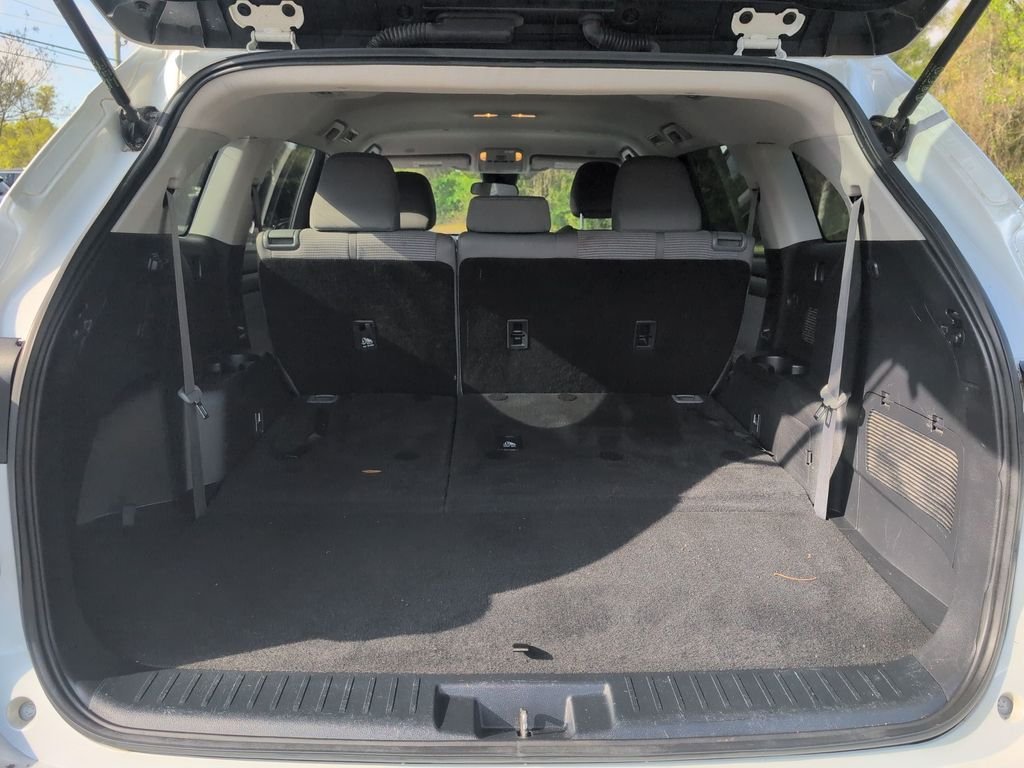 Used 2023 Beige Toyota L image 31