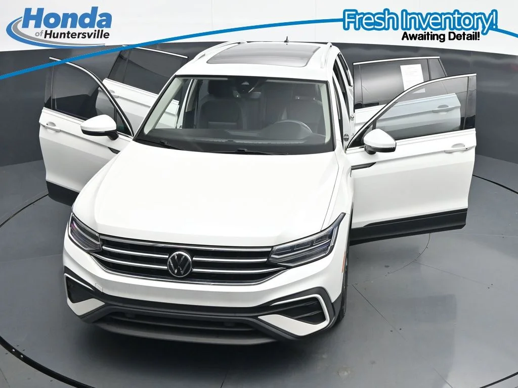 Used 2023 Opal White Volkswagen 2.0T SE image 37