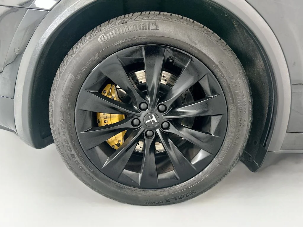 Used 2018 Black Tesla P100D image 32