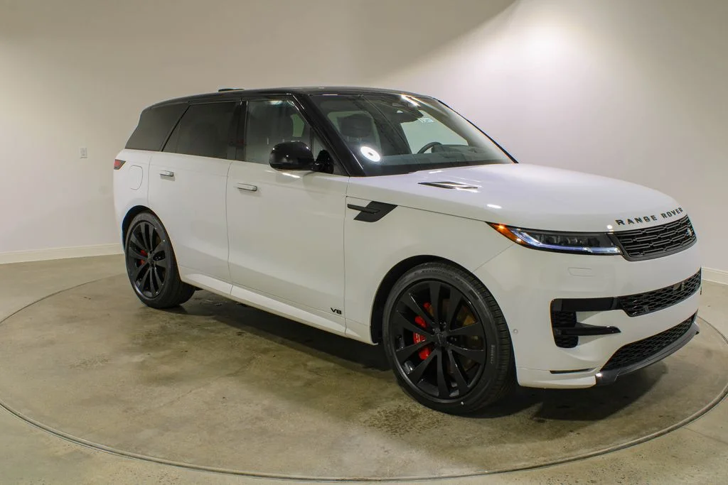 New 2026 Fuji White Land Rover Dynamic SE P530 V8 image 7