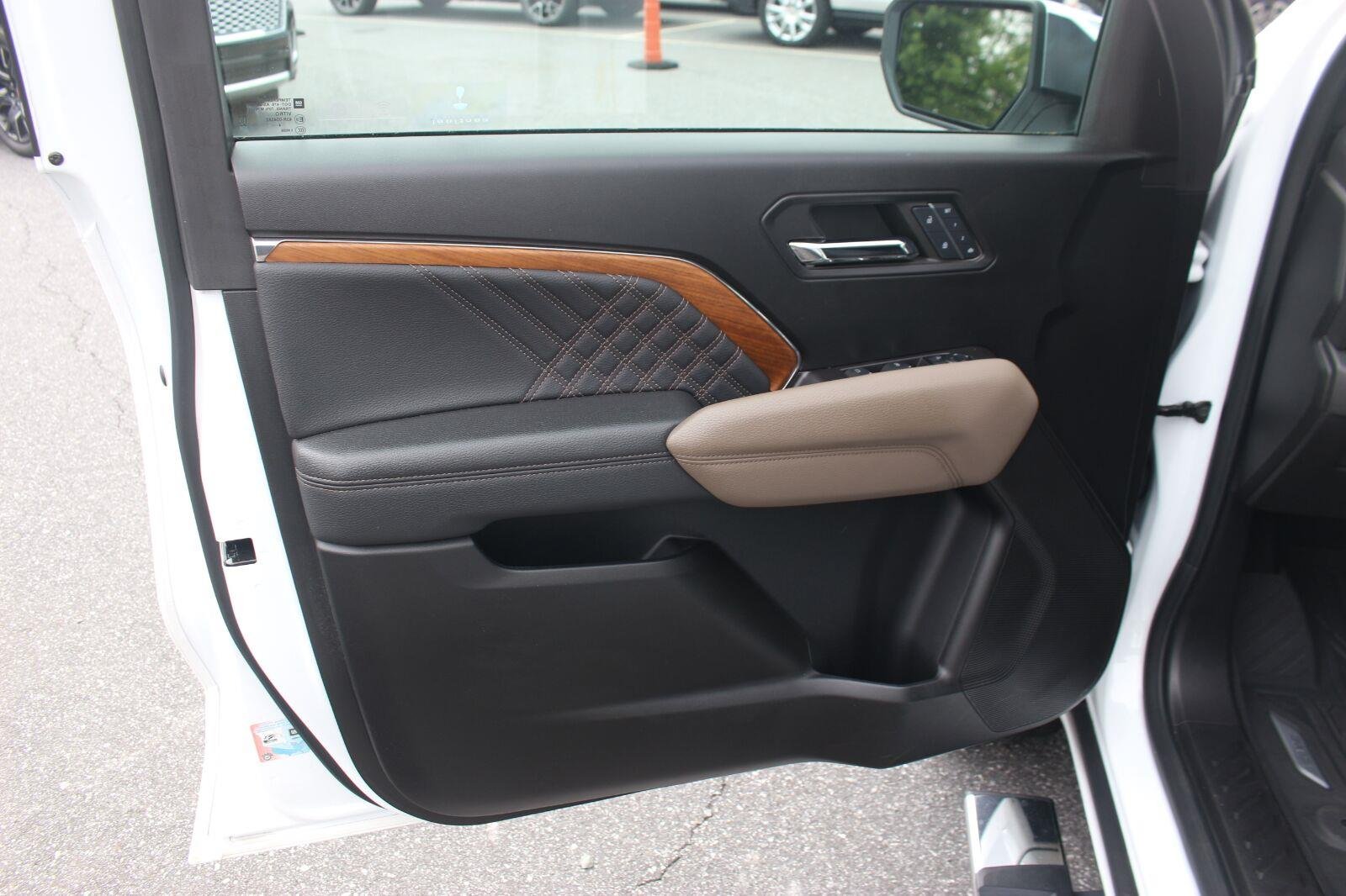 Used 2024 Summit White GMC Denali image 13