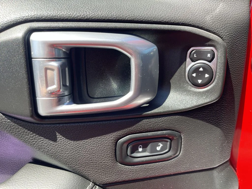 Used 2021 Red Jeep Unlimited Sahara image 17
