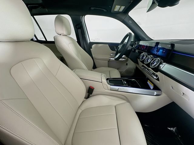 New 2026 Polar White Mercedes-Benz GLB 250 image 27