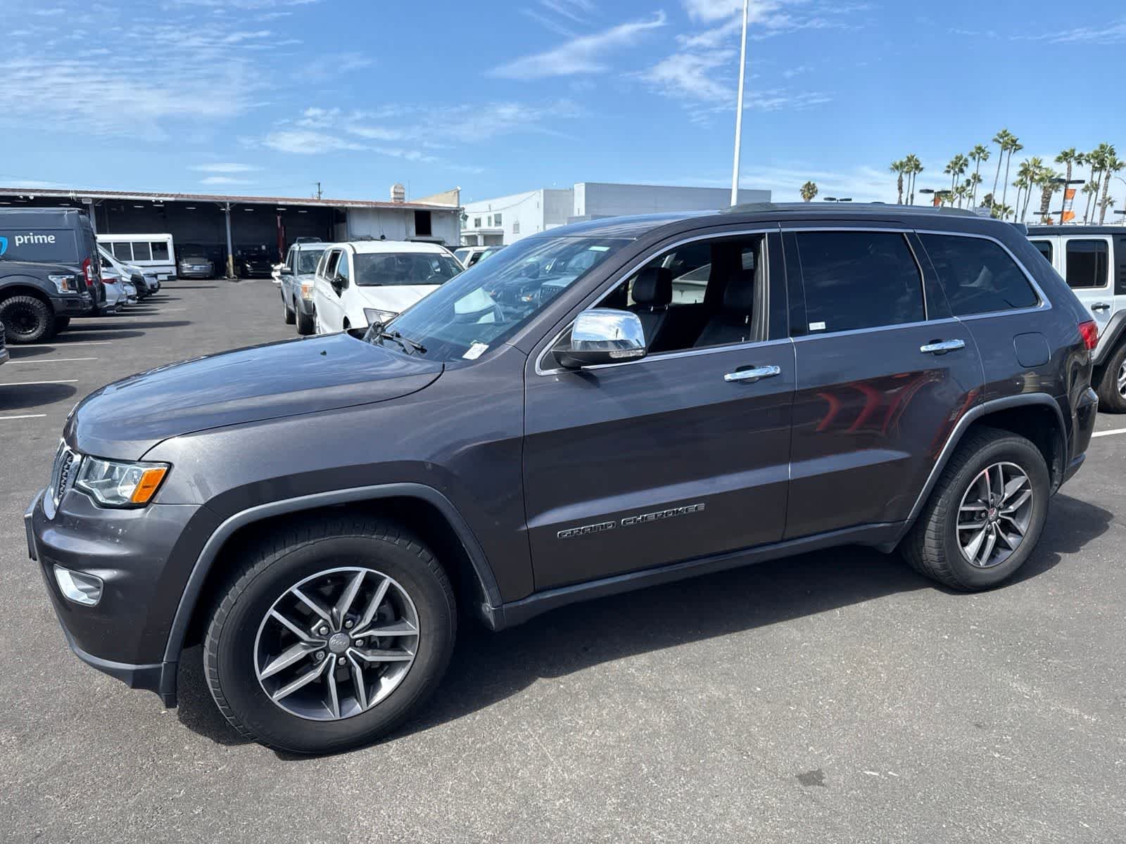 Used 2018 Granite Crystal Metallic Clearcoat Jeep Limited image 10
