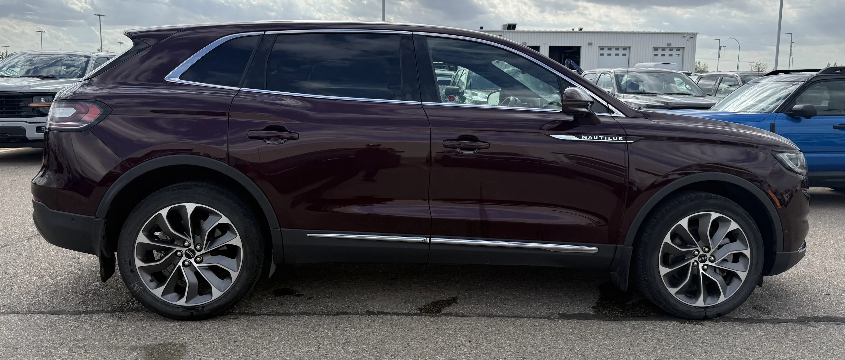Used 2022 RED Lincoln RESERVE AWD **New Arrival** image 6