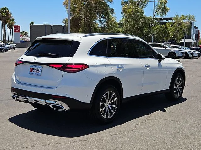 Used 2024  Mercedes-Benz GLC 300 image 6