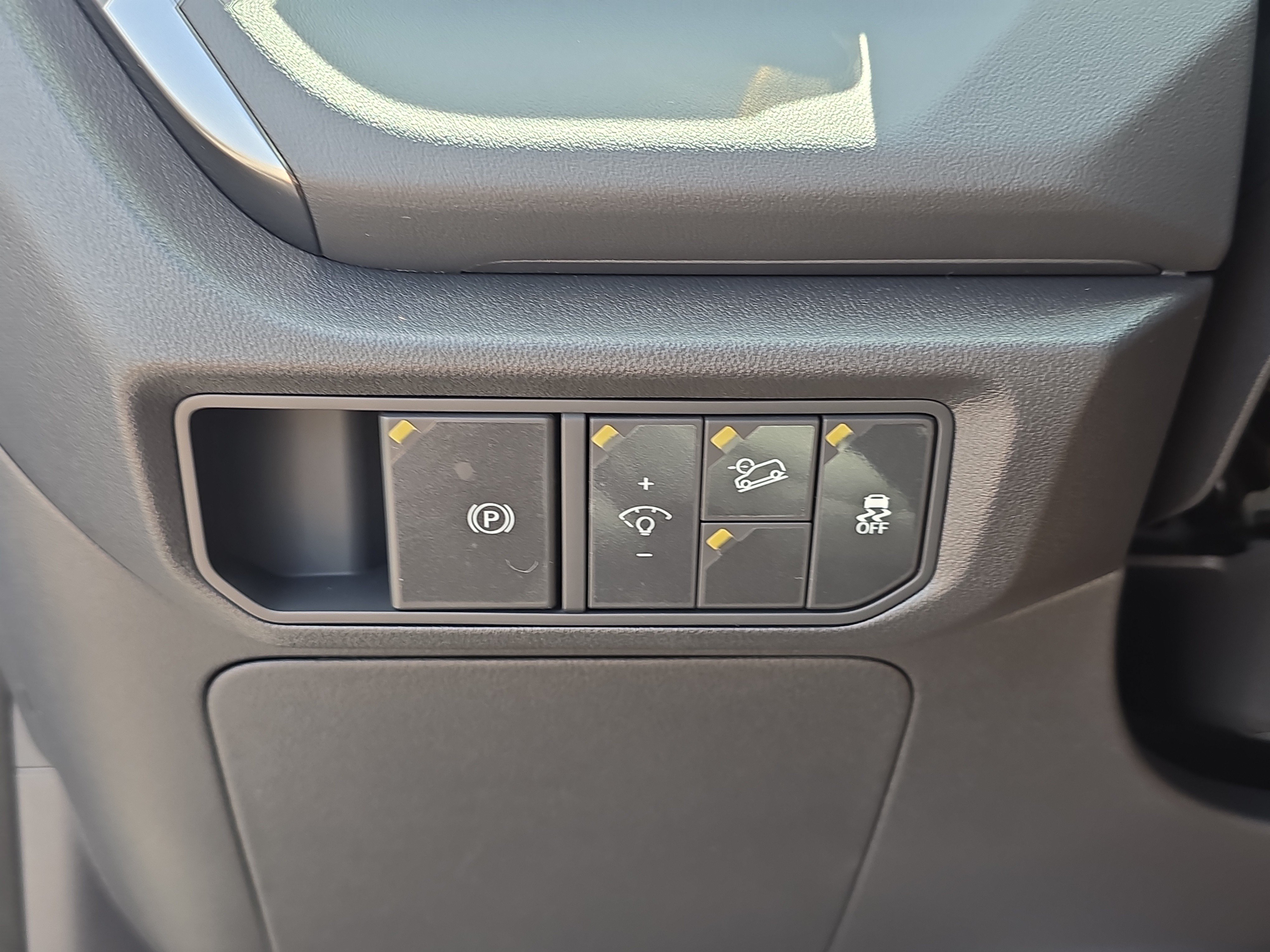 New 2027 Frost Blue / Black Roof Kia X-Line S image 27