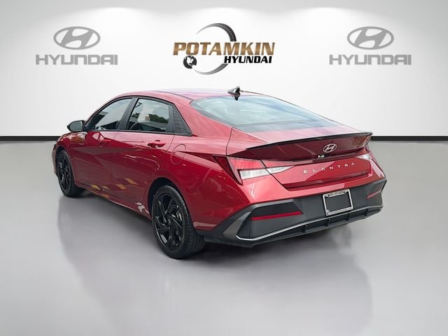 Used 2026 Red Hyundai SEL Sport image 7