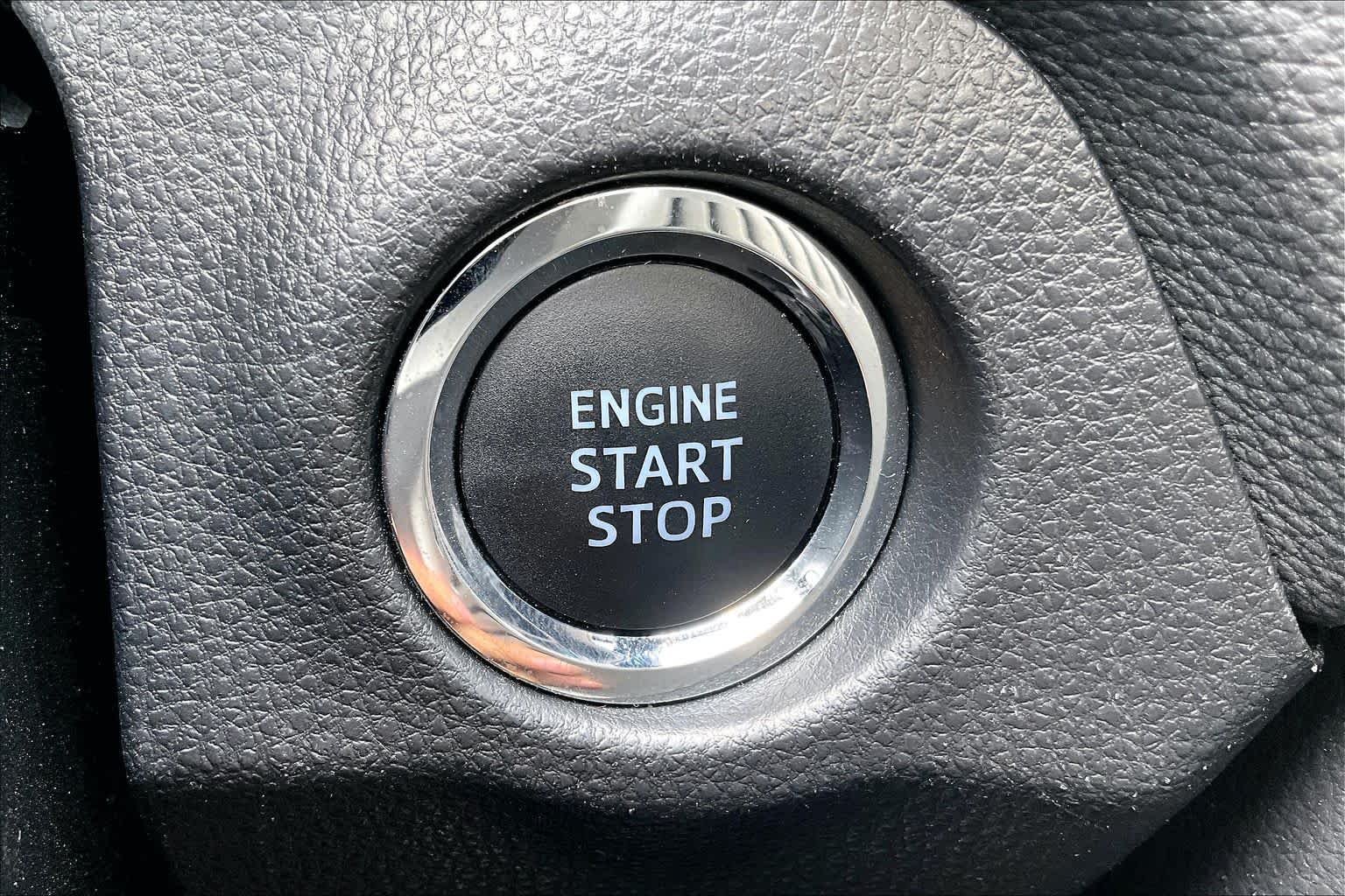 Used 2019 Ruby Flare Pearl Toyota XLE image 33