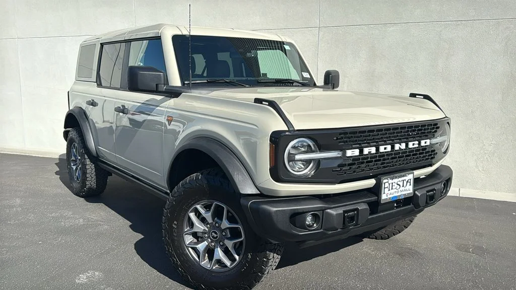 2025 Ford Bronco Badlands 4x4's photo